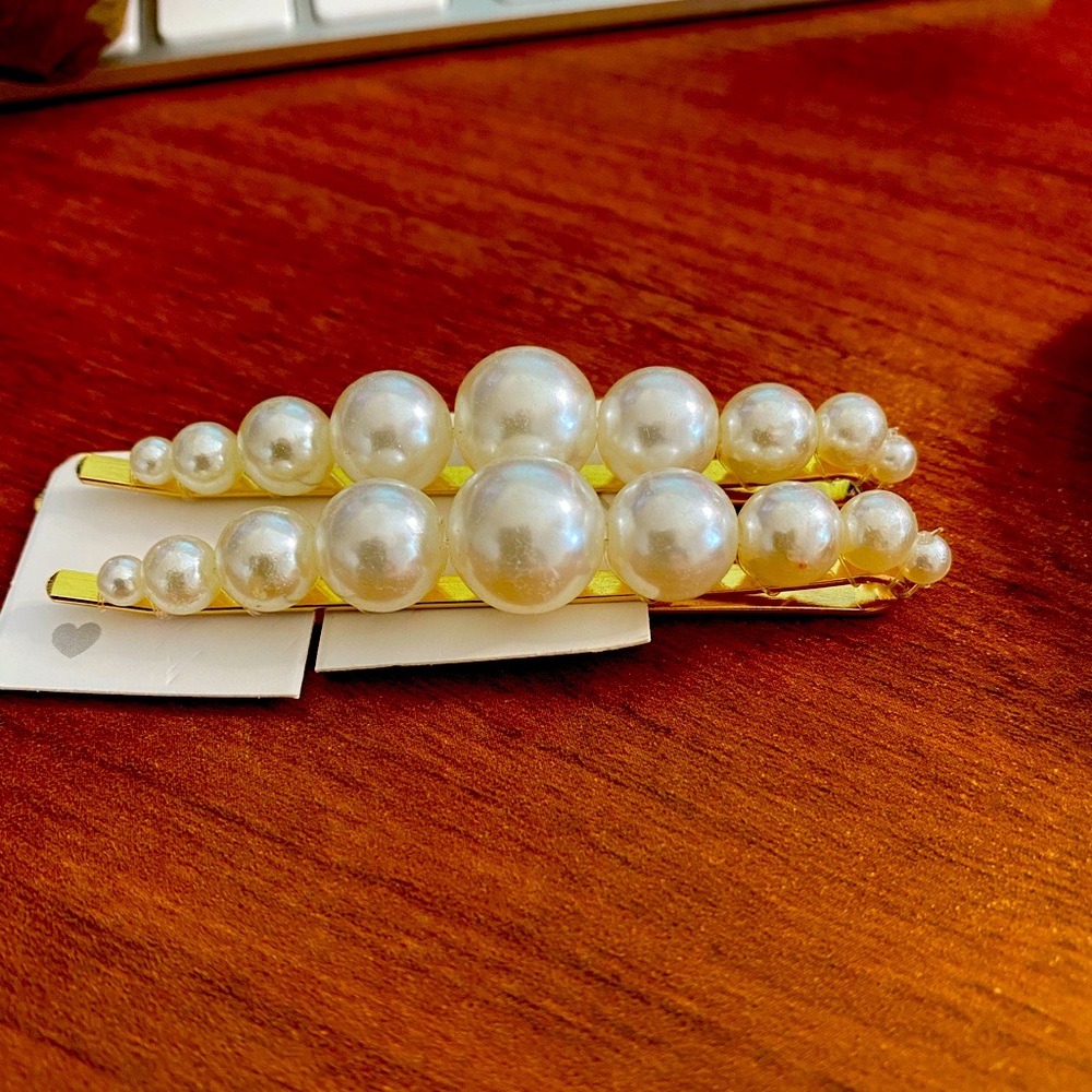 Pearl Bobby pins